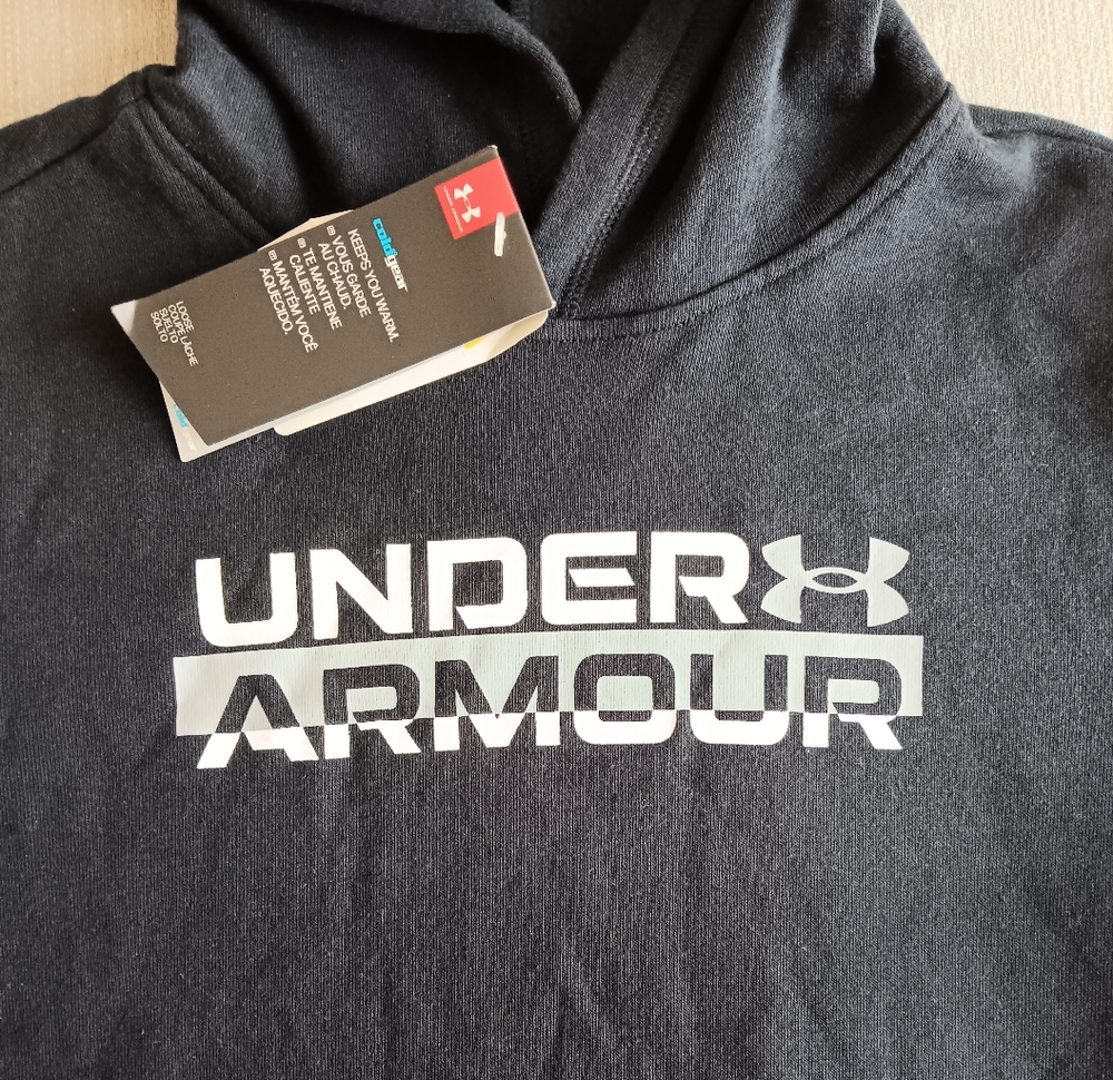 Under Armour Youth Pullover, NWT, Size Large